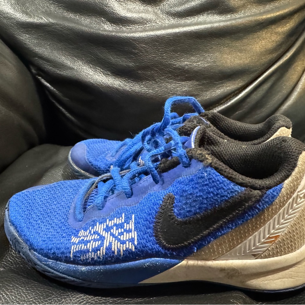 Blue and Black Nike Kyrie Flytrap child sneakers size 13.5 used